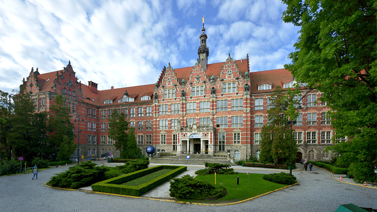Gdansk University of Technology, by Krzysztof Krzempek (CC-BY-SA 3.0)